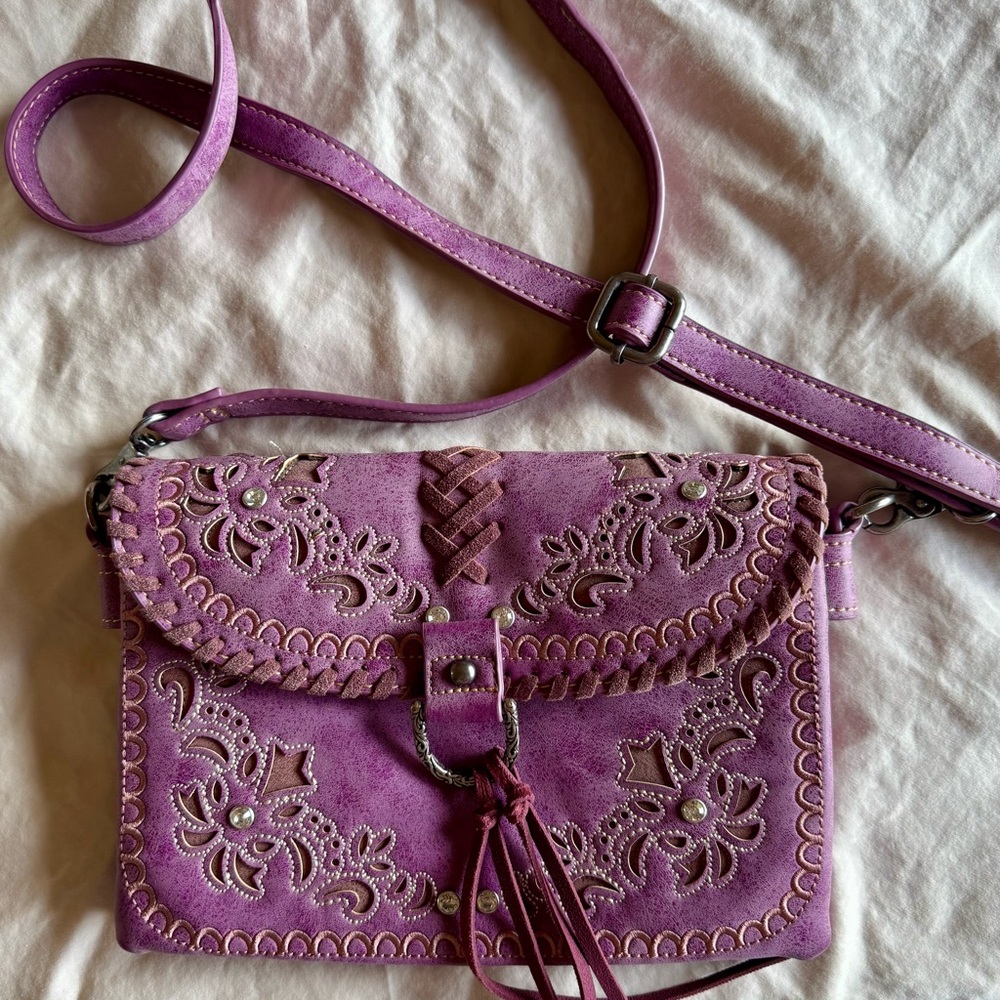 Montana West Purple Crossbody Bag with Embroidery. Like New. Non smoking no pet